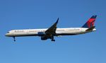N581NW @ KMCO - DAL 753 zx MSP-MCO - by Florida Metal