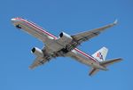 N628AA @ KMIA - AAL 752 oc zx MIA-LAX - by Florida Metal