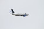 N76516 @ KORD - B738 United Airlines Boeing 737-824 N76516 UAL2004  ORD-MIA - by Mark Kalfas