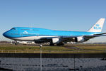 PH-BFW @ EHAM - at spl - by Ronald
