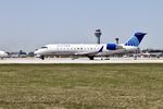 N917SW @ KORD - CRJ2 SkyWest/United Express Bombardier CL-600-2B19 N917SW SKW5535  ORD-IND - by Mark Kalfas