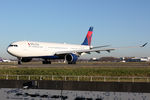 N804NW @ EHAM - at spl - by Ronald