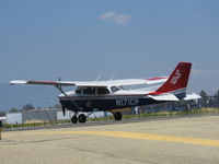 N171CP @ 1938 - Waiting - by 30295