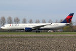 N424DX @ EHAM - at spl - by Ronald