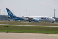 LN-LNO @ OSL - LN-LNO in OSL - by Erik Oxtorp
