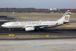 A6-EYU @ EDDL - at dus - by Ronald