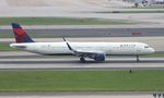 N111DC @ KATL - DAL A321 zx DTW-ATL - by Florida Metal