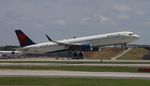 N106DN @ KATL - DAL A321 zx ATL-PHL - by Florida Metal