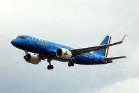 EI-HJE @ CPH - EI-HJE landing rw 22L - by Erik Oxtorp