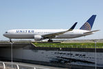 N662UA @ EHAM - at eham - by Ronald