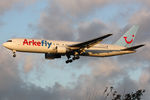 PH-AHX @ EHAM - at spl - by Ronald