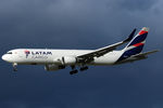 N536LA @ EDDF - Landing - by micka2b