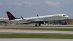 N355DN @ KATL - DAL A321 zx ATL-SLC - by Florida Metal