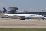 N219UA @ KIAH - Boeing 777-222