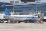 N37290 @ KIAH - Boeing 737-824