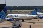 N492UA @ KIAH - Airbus A320-232