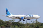 N37521 @ KRSW - United Flight 1406 arrives on Runway 6 at Southwest Florida International Airport following flight from Washington-Dulles International Airport - by Suncoast Spotter