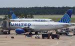 N440UA @ KIAH - Airbus A320-232