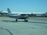 N738XD @ 3611 - Waiting - by 30295