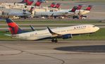 N375DA @ KATL - DAL 738 zx ATL-LIT - by Florida Metal