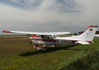 D-EHUZ @ EDWJ - parking - by Volker Leißing
