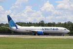 N68807 @ KRSW - United Flight 2601 departs Runway 24 at Southwest Florida International Airport enroute to Newark-Liberty International Airport