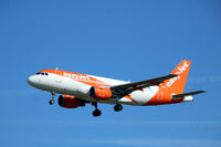 OE-LKQ @ CPH - OE-LKQ landing rw 22L - by Erik Oxtorp