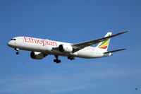 ET-AXT @ CPH - ET-AXT landing rw 22L - by Erik Oxtorp