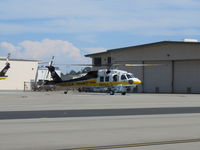 N821LA @ 1938 - Taxiing - by 30295