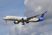SE-RSD @ CPH - SE-RSD landing rw 22L - by Erik Oxtorp