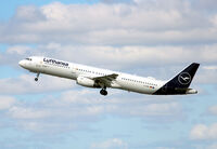 D-AISR @ CPH - D-AISR taking off rw 22R - by Erik Oxtorp