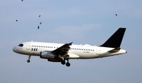 OY-KBP @ CPH - OY-KBP landing rw 04L - by Erik Oxtorp