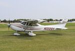 N2220Y @ KOSH - Cessna 182T
