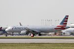 N172US @ KORD - A321 American Airlines Airbus A321-211 N172US, AAL1543 ORD-SAN Departing 28R KORD - by Mark Kalfas