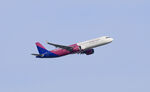 HA-LVK @ ESSA - Rwy 19R - by wijken