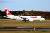 HB-JBD @ CPH - HB-JBD taxi for takeoff rw 04R - by Erik Oxtorp
