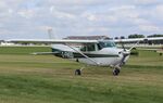C-FWDD @ KOSH - Cessna 172RG
