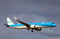 PH-AXA @ CPH - First visit in CPH of a KLM A321.
PH-AXA landing rw 04L. - by Erik Oxtorp