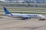 N667UA @ KORD - Boeing 767-322
