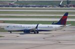 N391DA @ KORD - Boeing 737-832 - by Mark Pasqualino