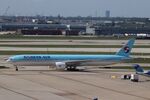 HL8210 @ KORD - Boeing 777-3B5/ER - by Mark Pasqualino