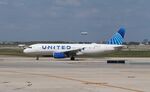 N445UA @ KORD - Airbus A320-232