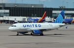 N811UA @ KDEN - Airbus A319-131