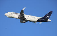 D-AINK @ CPH - D-AINK taking off rw 22R - by Erik Oxtorp