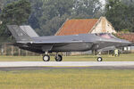 20-5571 @ EGUL - Lakenheath - by Roberto Cassar