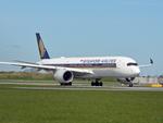 9V-SMC @ EKCH - Treshold RWY04R - by LarsBaek
