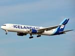 TF-ISW @ EKCH - RWY22L - by LarsBaek