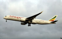 ET-AWN @ CPH - ET-AWN landing rw 22L - by Erik Oxtorp