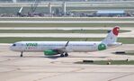 XA-VBI @ KORD - Airbus A321-231 - by Mark Pasqualino