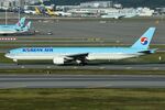 HL7534 @ RKSI - Korean B773 rolling past - by FerryPNL